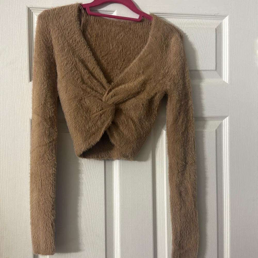 Aerie long sleeve twist crop top